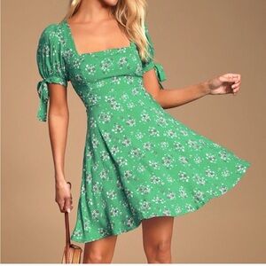 Lulu's Green Floral Square-Neck Midi Dress with Puff Tie Sleeves